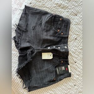 NWT Levi’s 501 Women’s shorts
